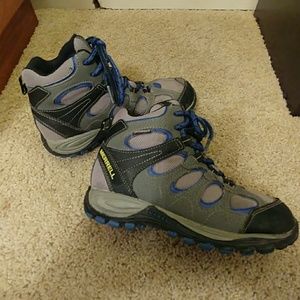Merrell boys size 13 shoe